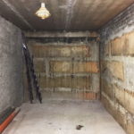 Гидроизоляция швов в бетонной стене гаража